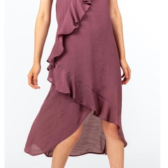 NWT Francesca’s Ruffled Asymmetrical Mauve Dress - Picture 3 of 5